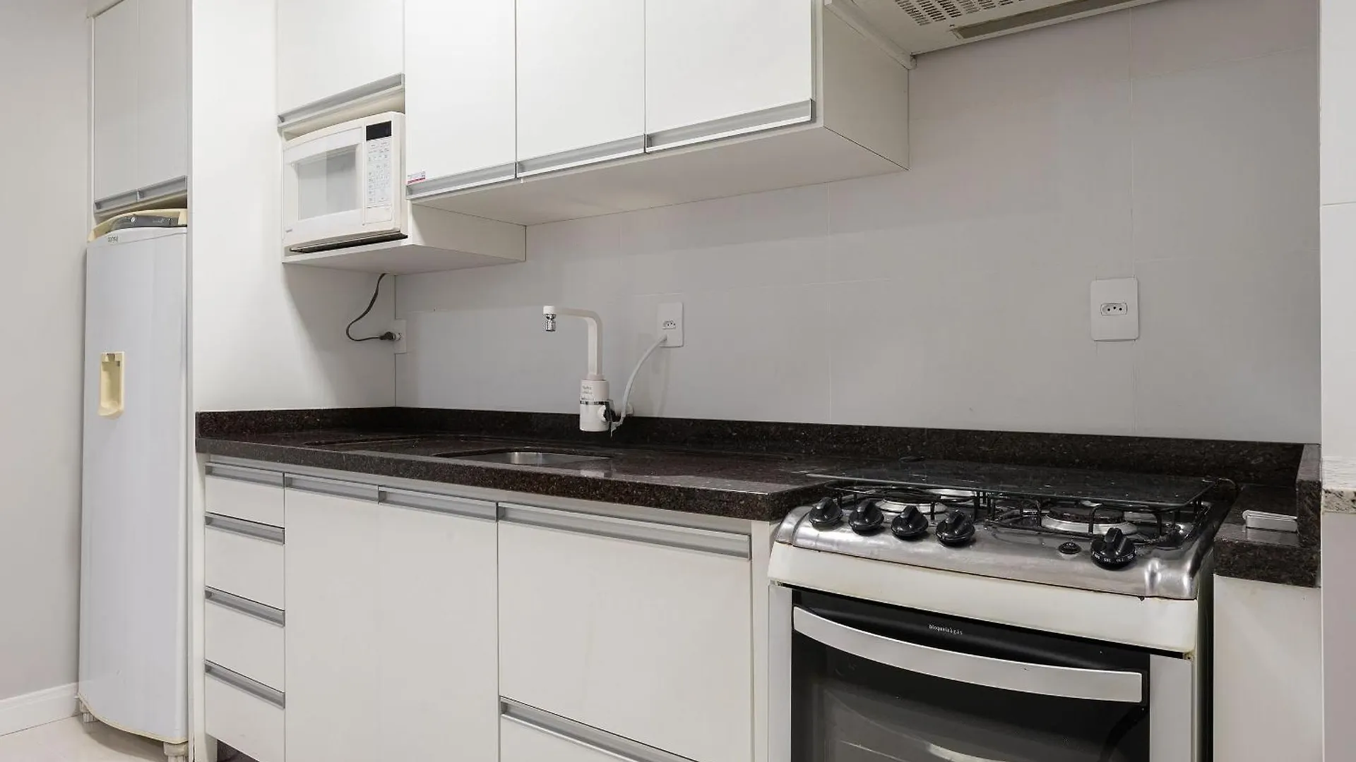 Apto 2Q C/ Garagem E Churrasq. 450M Do Mar Ean503 Balneário Camboriú 0*,