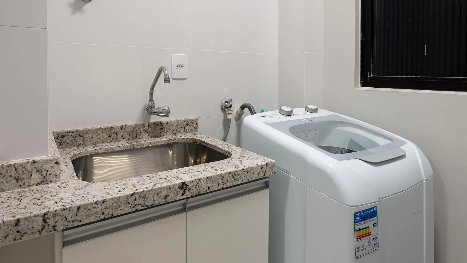 Apto 2Q C/ Garagem E Churrasq. 450M Do Mar Ean503 Balneário Camboriú Apartamento